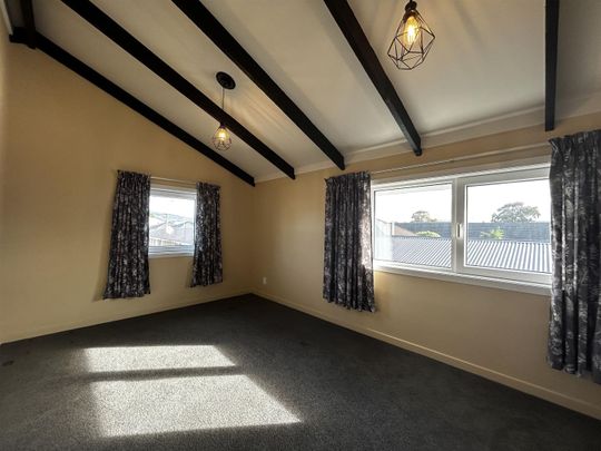 Modern two bedroom townhouse in Linwood! - Photo 1