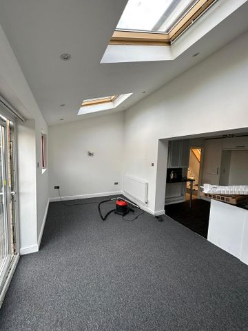 3 bedroom terraced house to rent - Photo 5