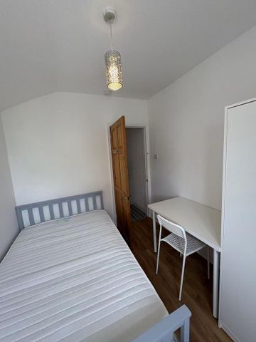 4 bedroom terraced house to rent - Photo 2