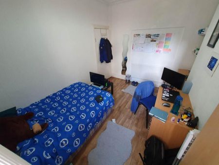 4 bedroom terraced house to rent - Photo 3