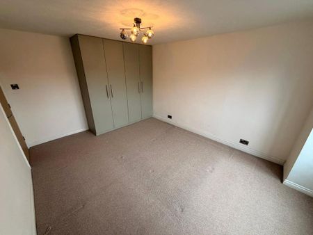 4 bedroom detached house to rent - Photo 4