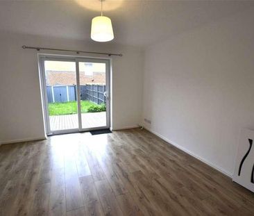 Bakers Gardens, Carshalton, Surrey, SM5 - Photo 3