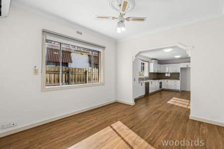 Spacious Family Home in Prime Fawkner Location - Photo 3