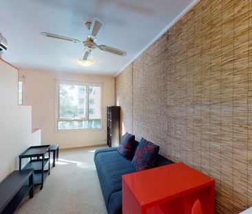 Stylish Fully Furnished Apartment in the Heart of Carlton - Photo 5