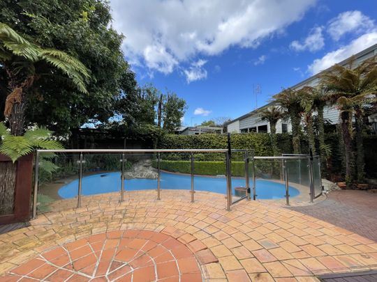 Large Family home with Geothermal Pool - Matua - Photo 1