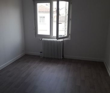 Location Appartement 2 pièces 50m² ROYAN 17200 - Photo 3
