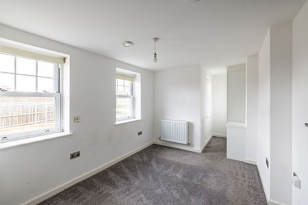 To Let 2 Bedroom Flat - Photo 4