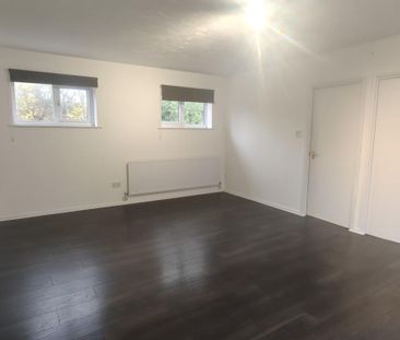 2 bedroom maisonette to rent - Photo 2