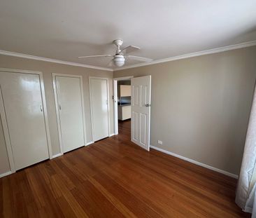 COSY, WELL LOCATED, ONE BEDROOM UNIT IN HAMLYN HEIGHTS - Photo 2
