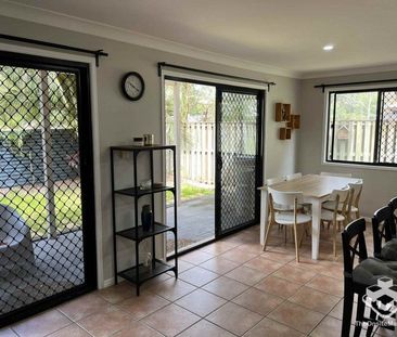 Safety gated townhouses in Runcorn - Photo 2