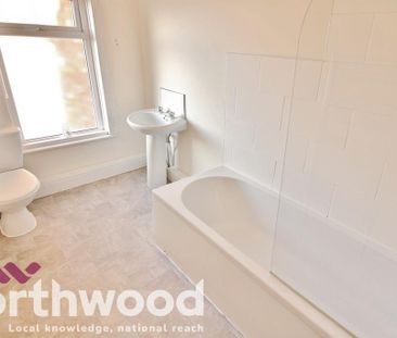 3 bedroom flat to rent - Photo 6