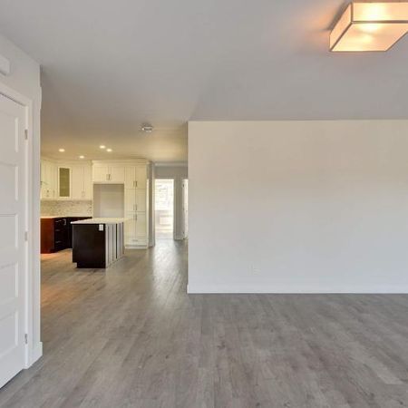 2 CH - 2 SDB - Sherbrooke - $1,600 /mo - Photo 4