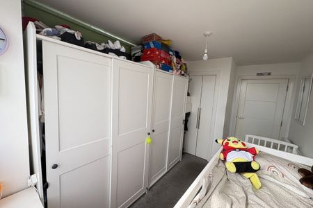 High Street - Photo 3