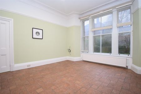 Cathedral Close, Wakefield - Photo 5