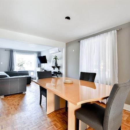 Grand 4 1/2 lumineux avec grande cour Saint-Hubert - Photo 3