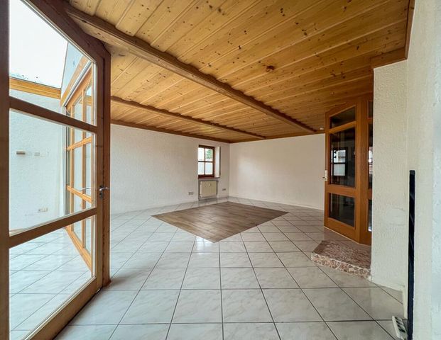 Großzügige 3-Zimmer-Wohnung mit Wintergarten und Balkon in ruhiger Lage - Foto 1