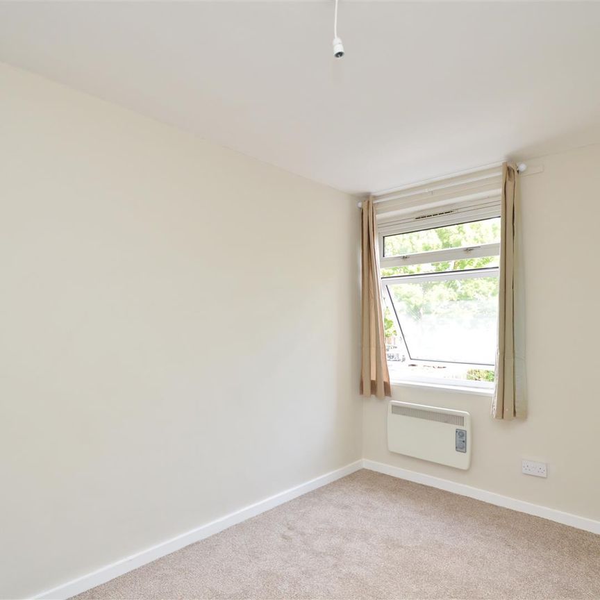 Flat To Let - Photo 1