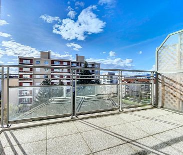 Villeurbanne : Lumineux T4 sans vis à vis avec balcon, cuisine aménagée et garages - Photo 1