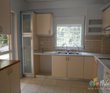 Maisonette for rent - Photo 2