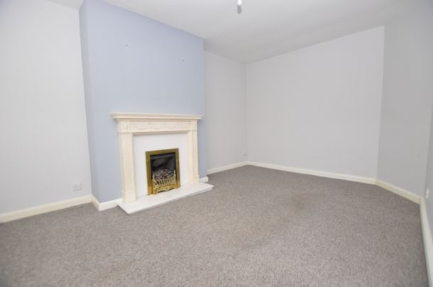 4 Bedroom Semi-Detached House - Photo 1