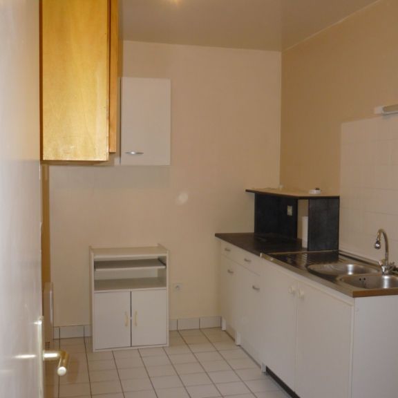 Location Appartement 1 pièce 37m² L HAY LES ROSES 94240 - Photo 1