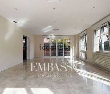 Alquiler de casa o chalet independiente en Calle de Donoso Montesinos - Photo 2