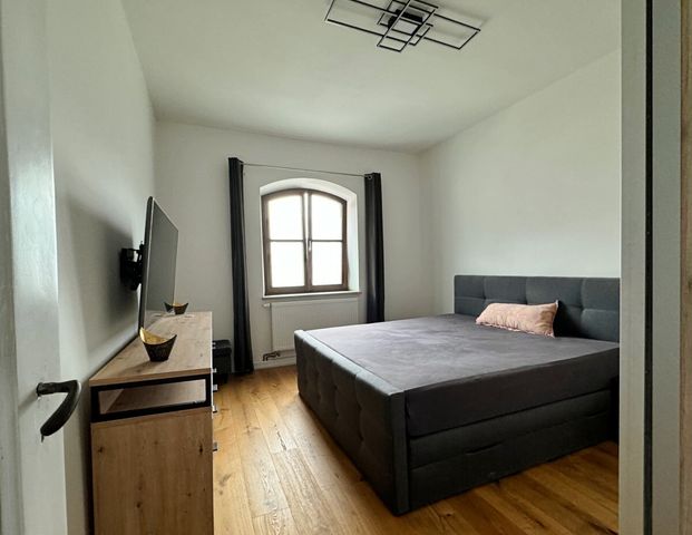 Charmante 2-Zimmer-Wohnung im Altbau in der Nähe der Landshuter Altstadt – komplett möbliert - Photo 1