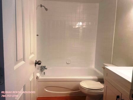 #214 2624 Mill Woods Road East - Photo 2