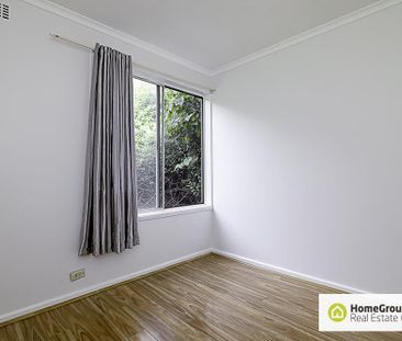 8 Carslaw Street, Chifley ACT 2606 - House For Rent | Domain - Photo 4