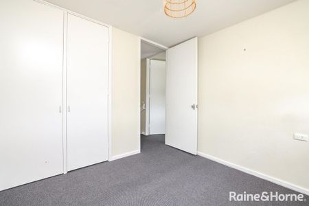 Townhouse - West Bathurst - Available Now!!! - Photo 5