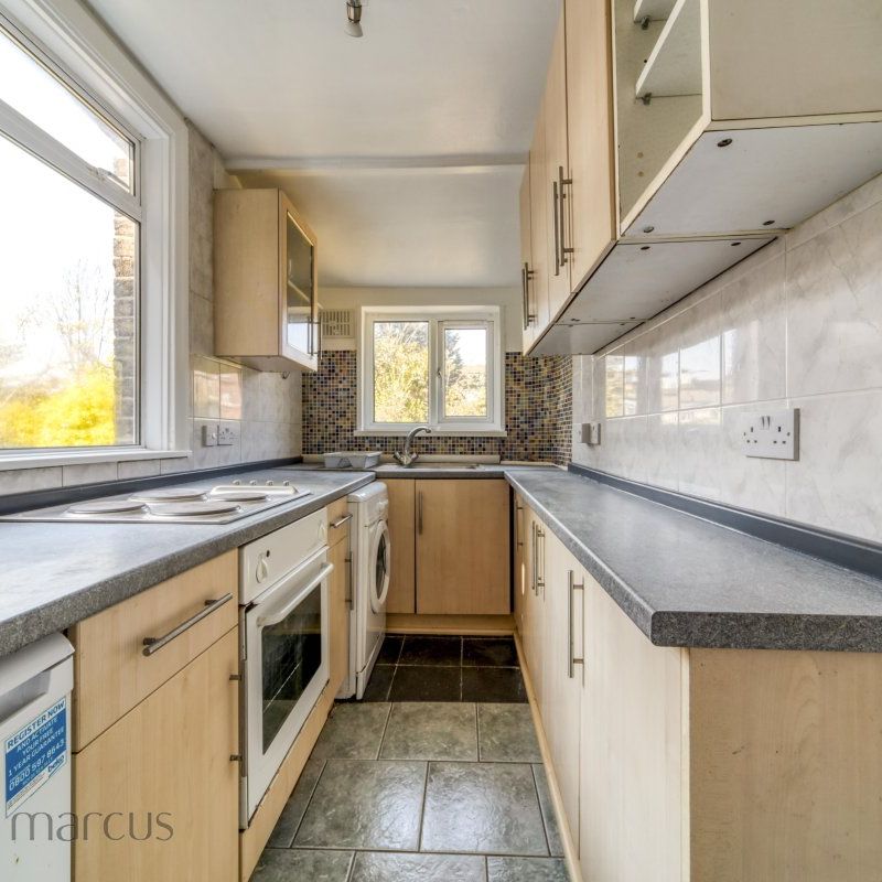 Barrow Road - Photo 1