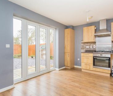 3 bedroom semi-detached house to rent - Photo 4