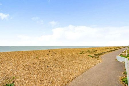 Southwood Road, Hayling Island Beach, PO11 - Photo 3