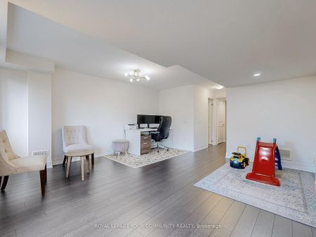 For Lease - 66 Drizzel Crescent, Richmond Hill, Ontario - Photo 4