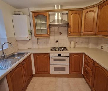 3 bedroom mews to rent - Photo 6