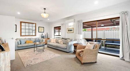 Renovated Chartwell Stunner - Photo 4