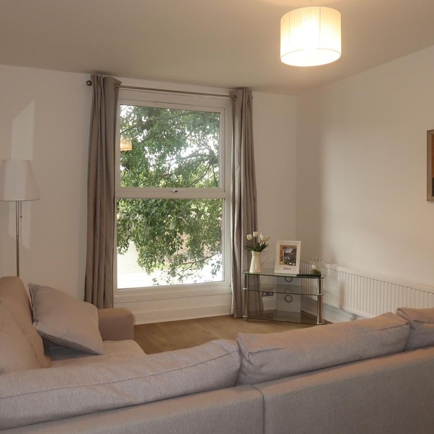 1 Bed Flat, Greyhound Road, W6 - Photo 1