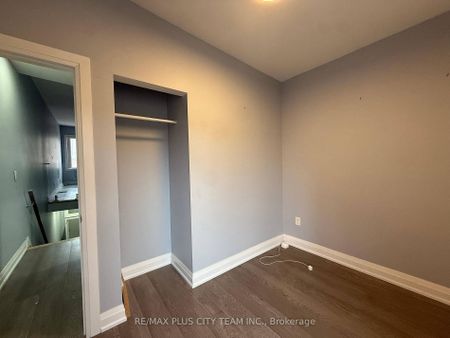 For Lease - 11 Baden Street, Toronto, Ontario - Photo 2