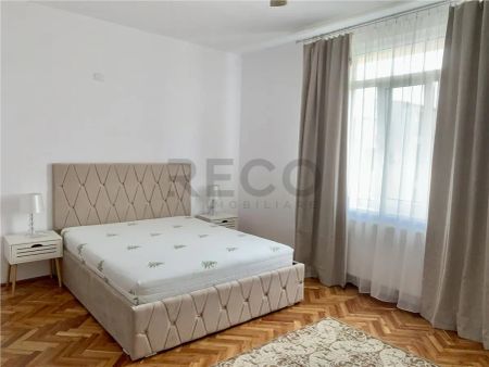 RECO Apartament spațios la casa - decomandat - Photo 5