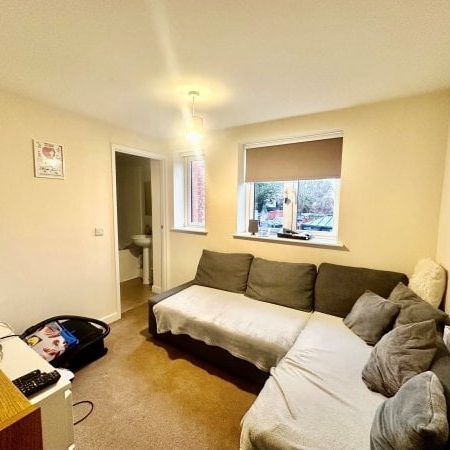 Lawson Avenue, Nottingham, NG10 - Photo 1