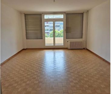 Studio à la Servette. - Photo 1