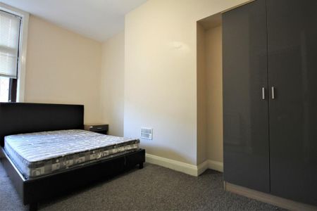 4 bedroom terraced house to rent - Photo 5