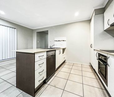 Family Home with Air-Con - Photo 2