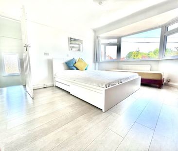 4 Bed Semi-Detached House, Mossville Gardens, SM4 - Photo 5