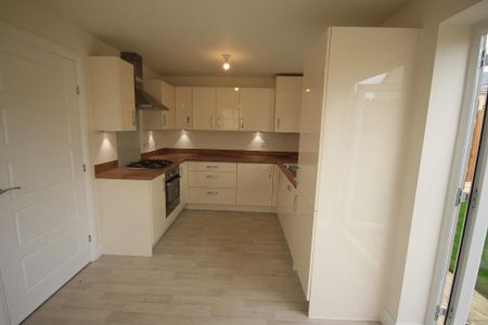 3 bedroom detached house to rent - Photo 5