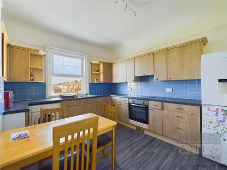 4 bedroom apartment to rent - Photo 2