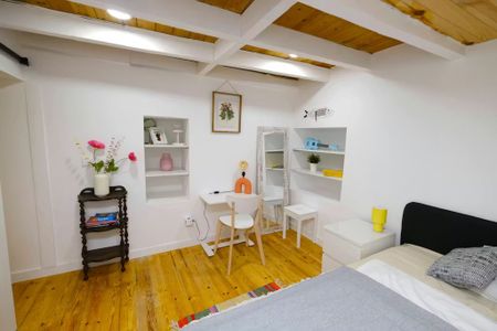 Largo Santo Antoninho, Lisbon, Lisbon 1200-056 - Photo 5