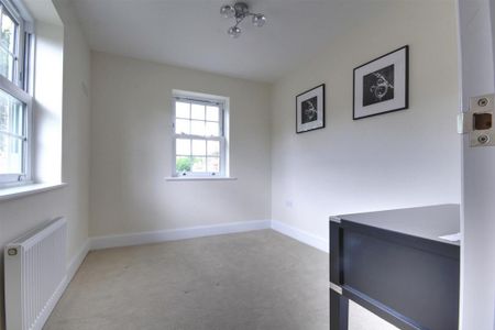 3 bedroom end of terrace house to rent - Photo 5