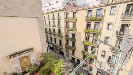 Rooms for rent in 8-bedroom apartment in El Raval - Foto 4