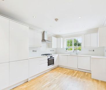 3 bedroom end of terrace house to rent - Photo 4